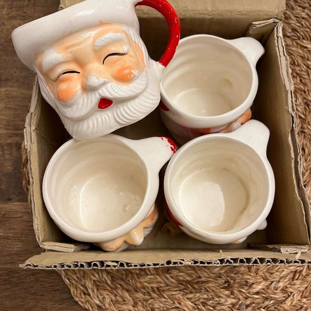 4 vintage Christmas Santa mugs in original box, by Santa Land, 1950s Japan